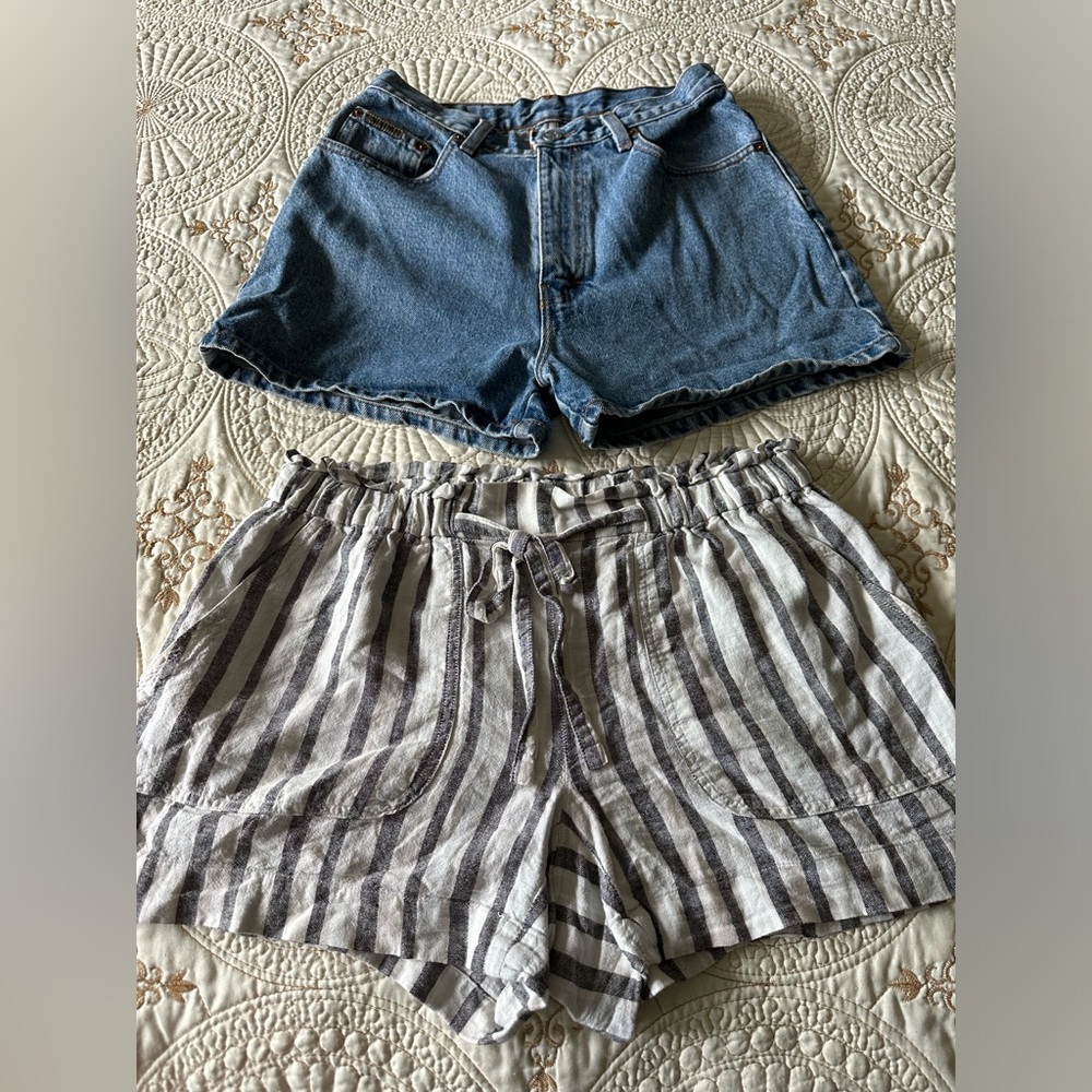 Set of 2 Calvin Klein linen blend and denim shorts lot